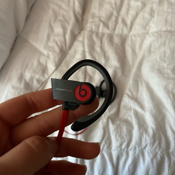 power beats by dre black and red - Picture 3 of 3